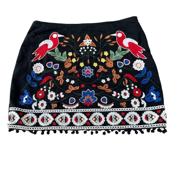 Umgee Embroidered Pom Pom Mini Skirt Boho Chic Large Black GUC - Picture 3 of 9